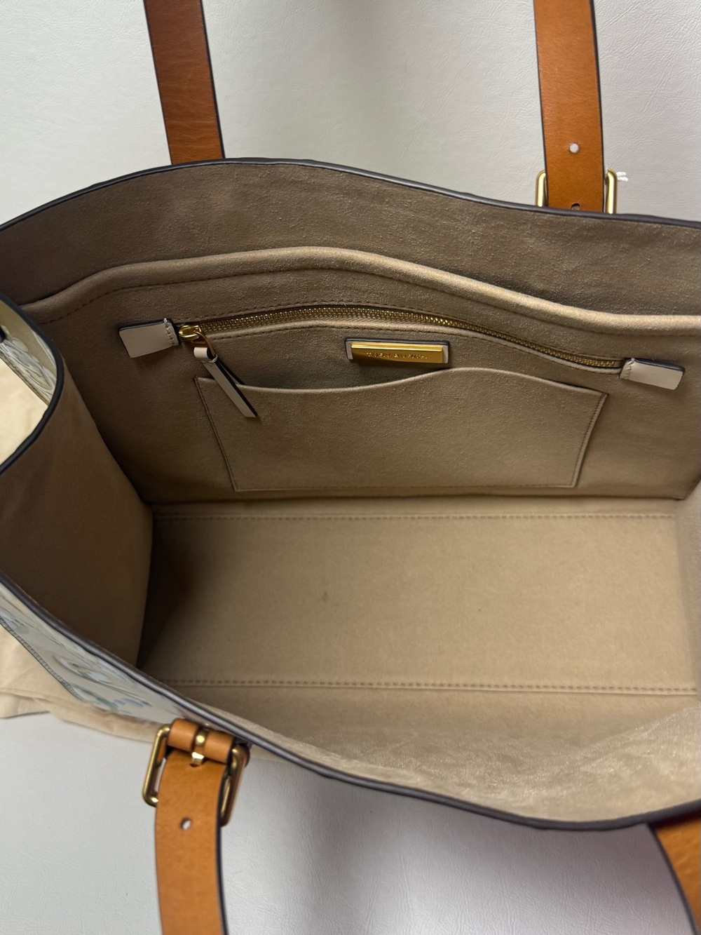 Tory Burch T monogram embossed Tote - Picture 6 of 6